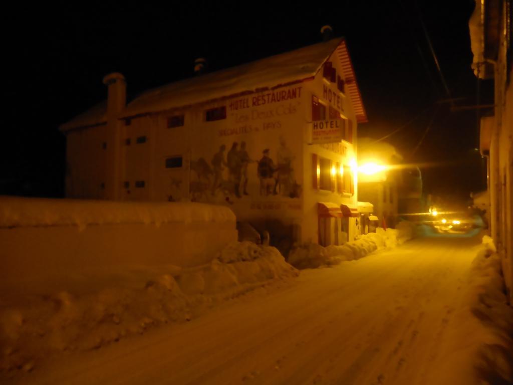 Hotel Les Deux Cols Sainte-Marie-de-Campan Luaran gambar